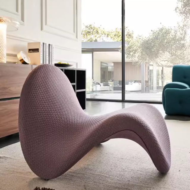 Tongue Lounge