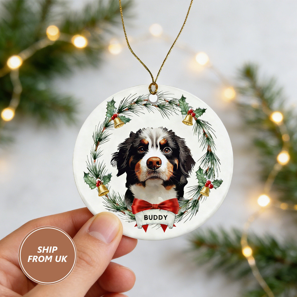 Personalized Cat Dog pet Wreath Ornament: Christmas Bauble