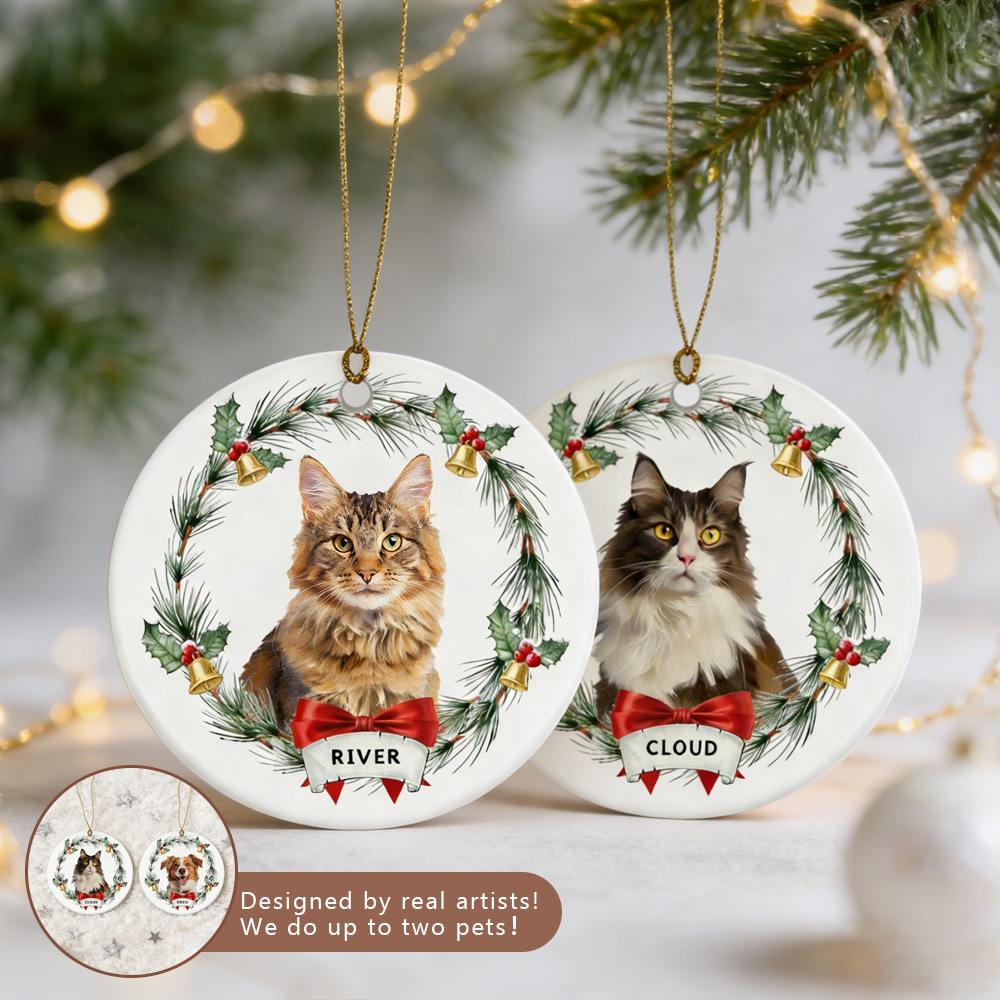 Personalized Cat Dog pet Wreath Ornament: Christmas Bauble