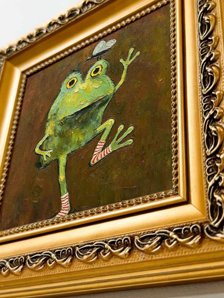 Impasto Frog Painting Framed Whimsical Frog with Striped Socks Retro Solid Wood Gold Frame Mini Desk Wall Decor Gift