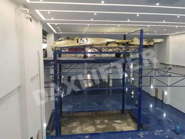 Four Post Cargo Lift DXLC3000: Optimized Vertical Logistics