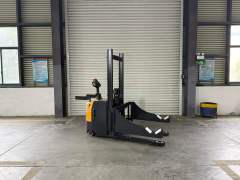 3 Ton Special Material Handling Truck | Integrated Side-Shift Function | DAXLIFTER
