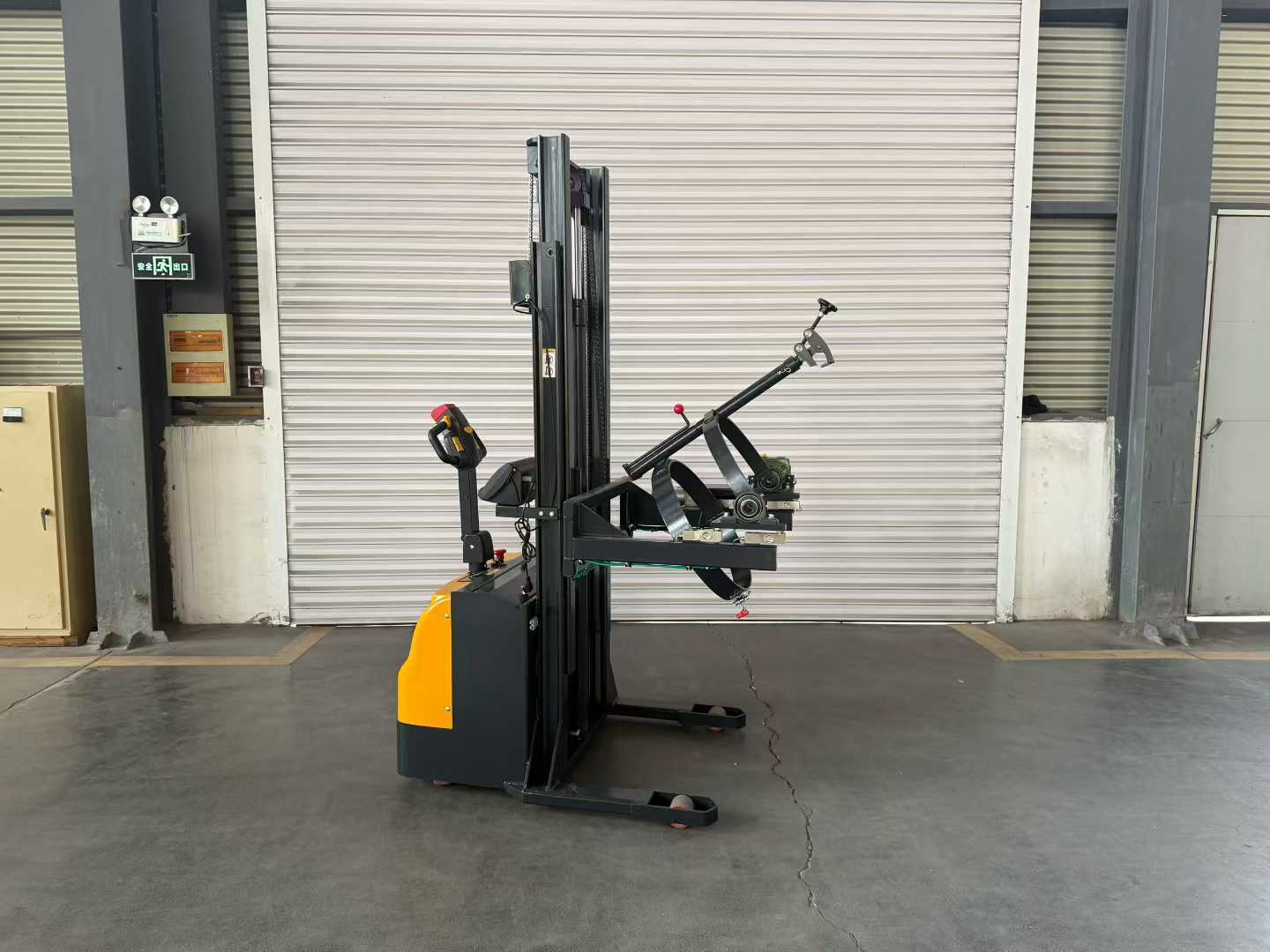 Electric Oil Drum Pourer (300kg) with Weighing & Remote Control | DAXLIFTER