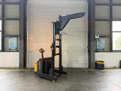 Counterbalanced Vertical Take-off and Landing Crane | DAXLIFTER Industrial Lifting