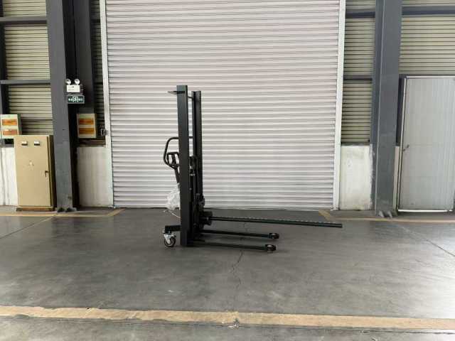 Bullseye Rod Threading Trolley | DAXLIFTER Industrial Logistics