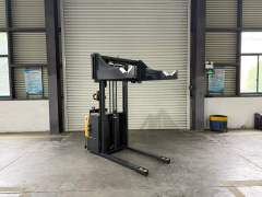 3 Ton Special Material Handling Truck | Integrated Side-Shift Function | DAXLIFTER