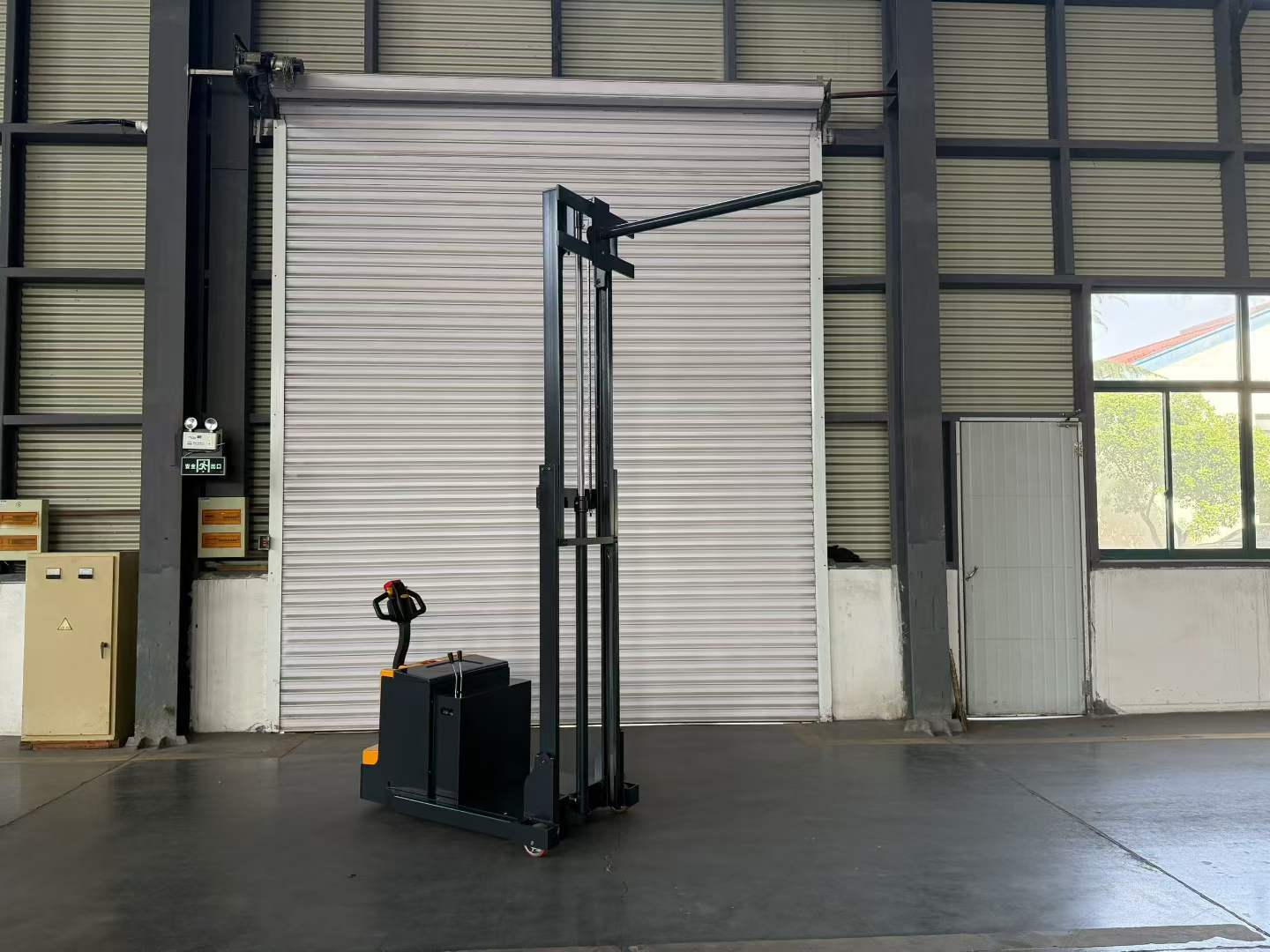 DAXLIFTER 650kg Full Electric Counterbalanced Forklift with String Pole