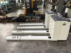 5-тонная тяжелая белая ручная тележка для поддонов | DAXLIFTER Industrial Solutions