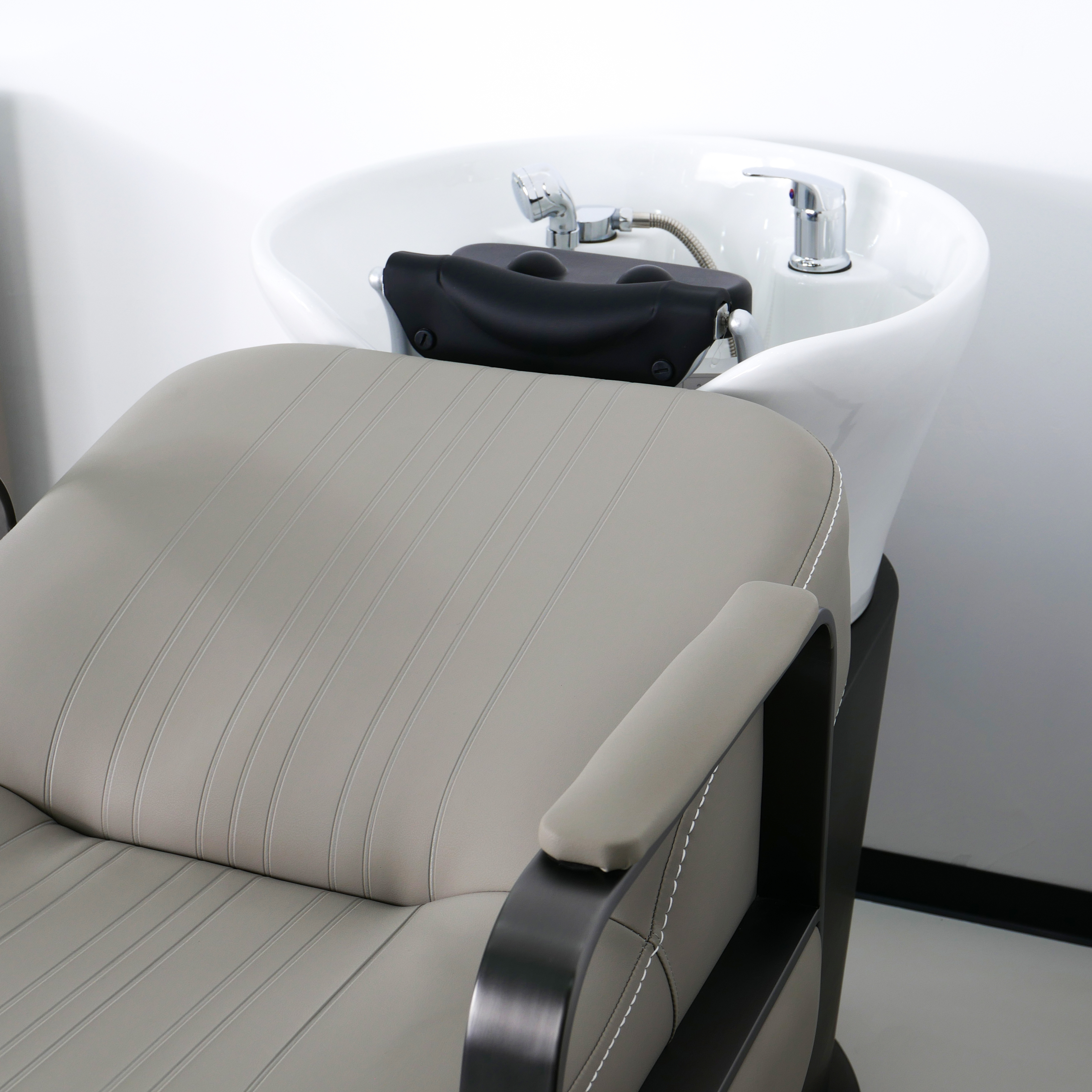 Basic Backwash Shampoo Chair for Barber Shop and Hair Salon DN0091_Basic Shampoo Chairs