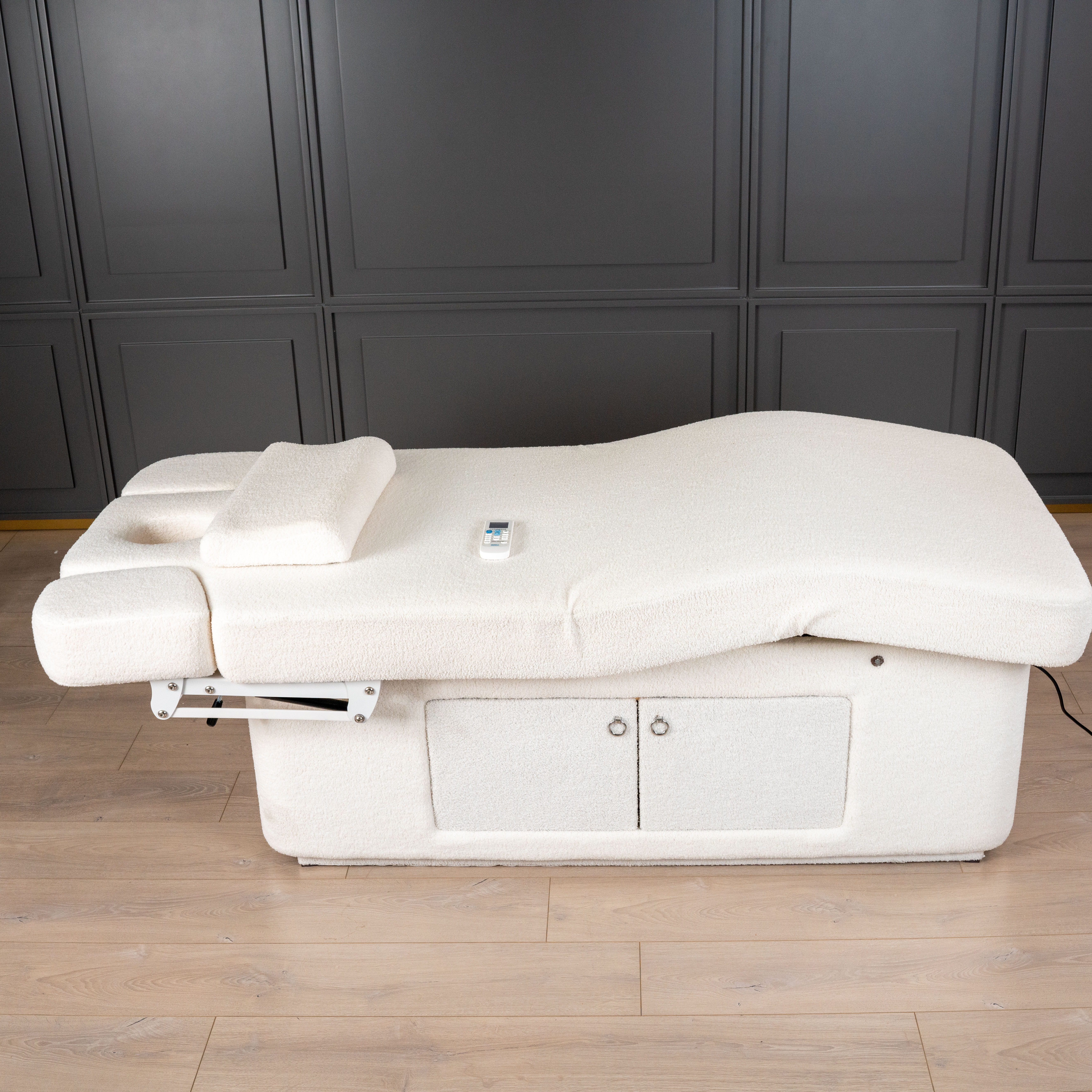 Plush 2 Motor Electric Beauty Bed for Salon and Spa Use DN0016_2 Motor Beds