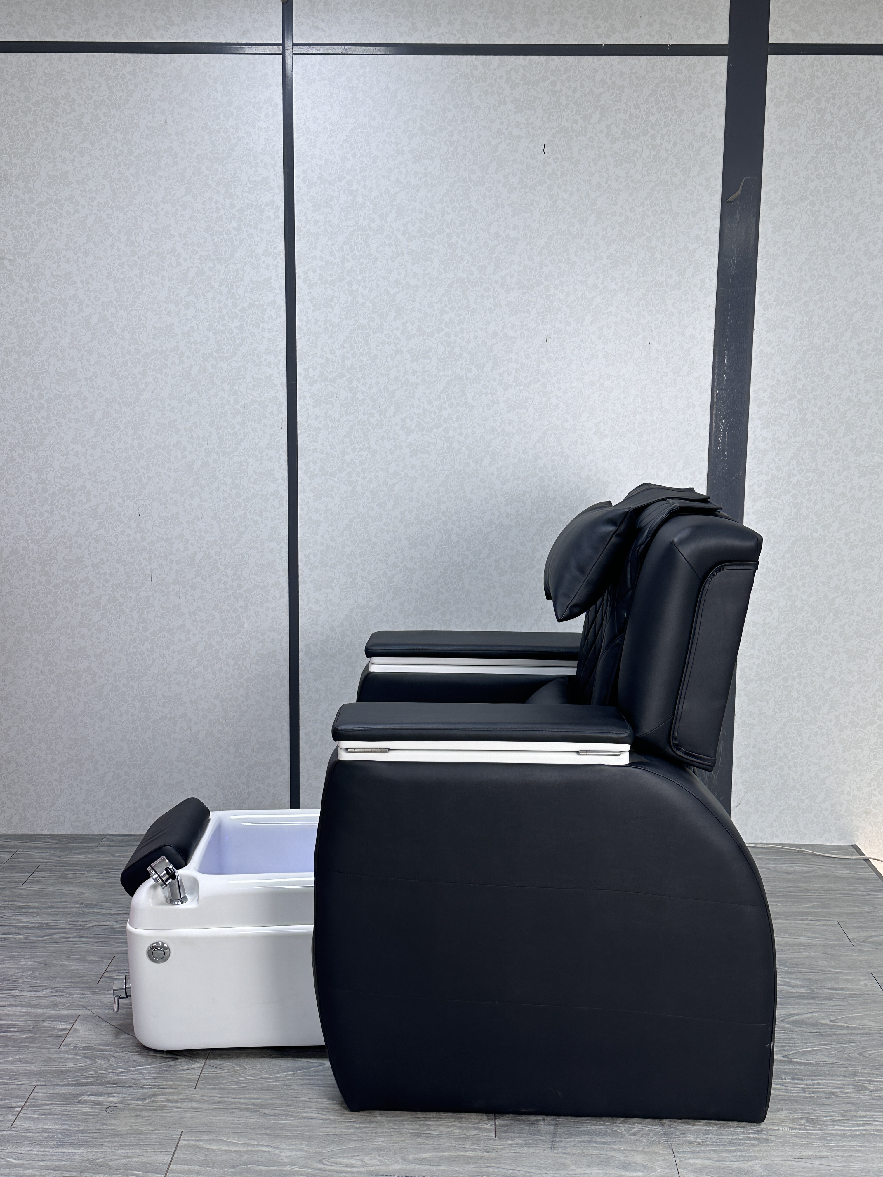 Standard Pedicure Chair with Foot Stool for Nail Salon DN0131_Standard Pedicure Chairs
