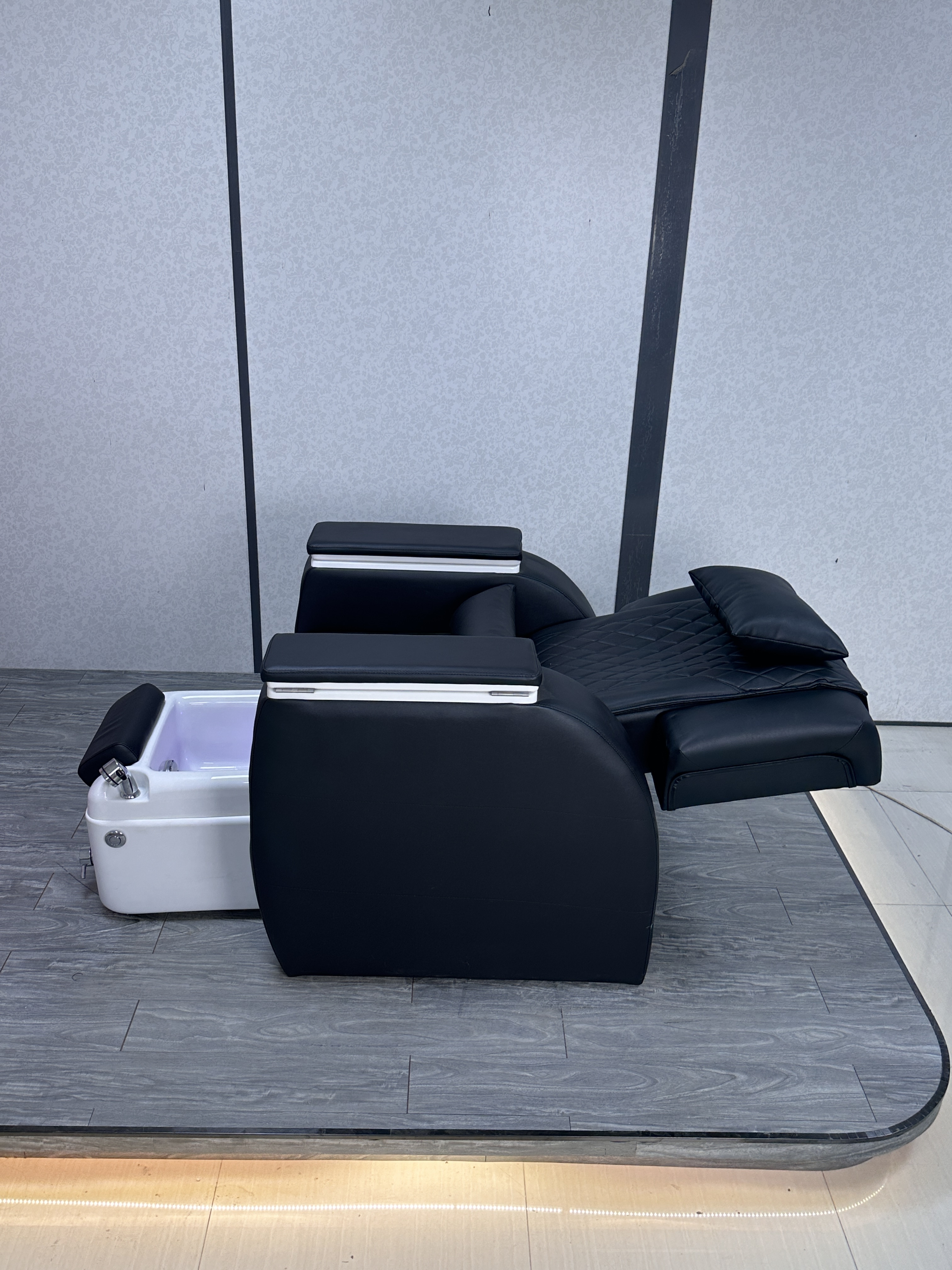 Standard Pedicure Chair with Foot Stool for Nail Salon DN0131_Standard Pedicure Chairs