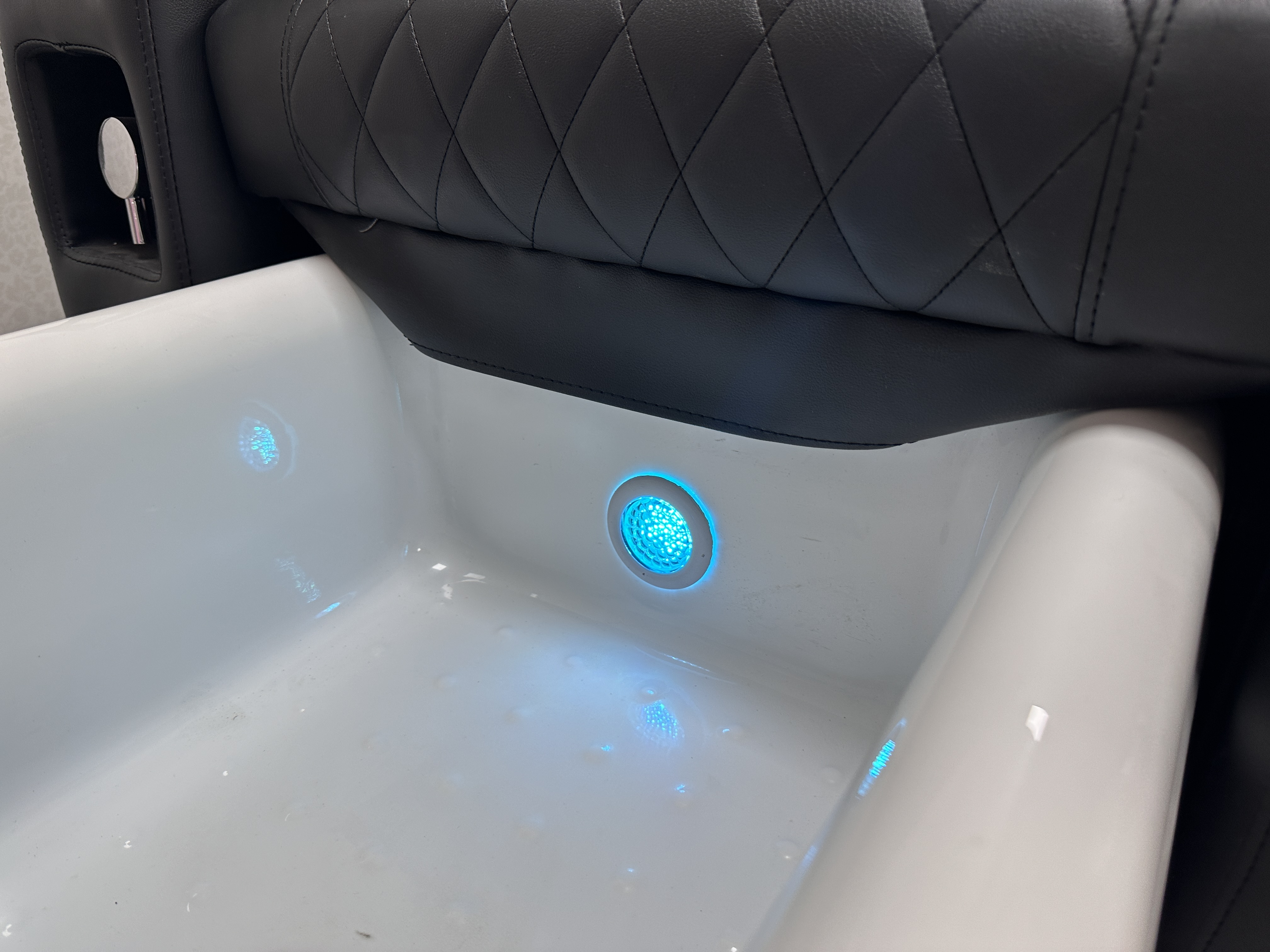 Standard Pedicure Chair with Foot Stool for Nail Salon DN0131_Standard Pedicure Chairs