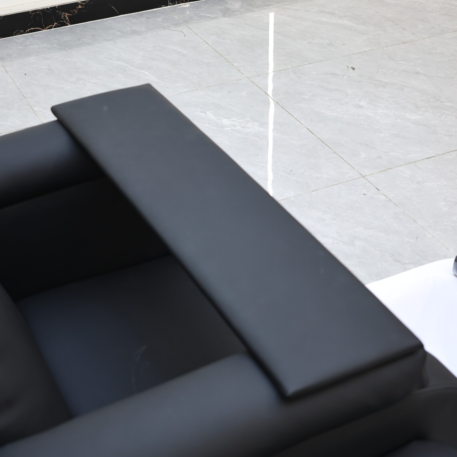 Space Saving Pedicure Chair with Footrest for Nail Salon DN0229_Standard Pedicure Chairs