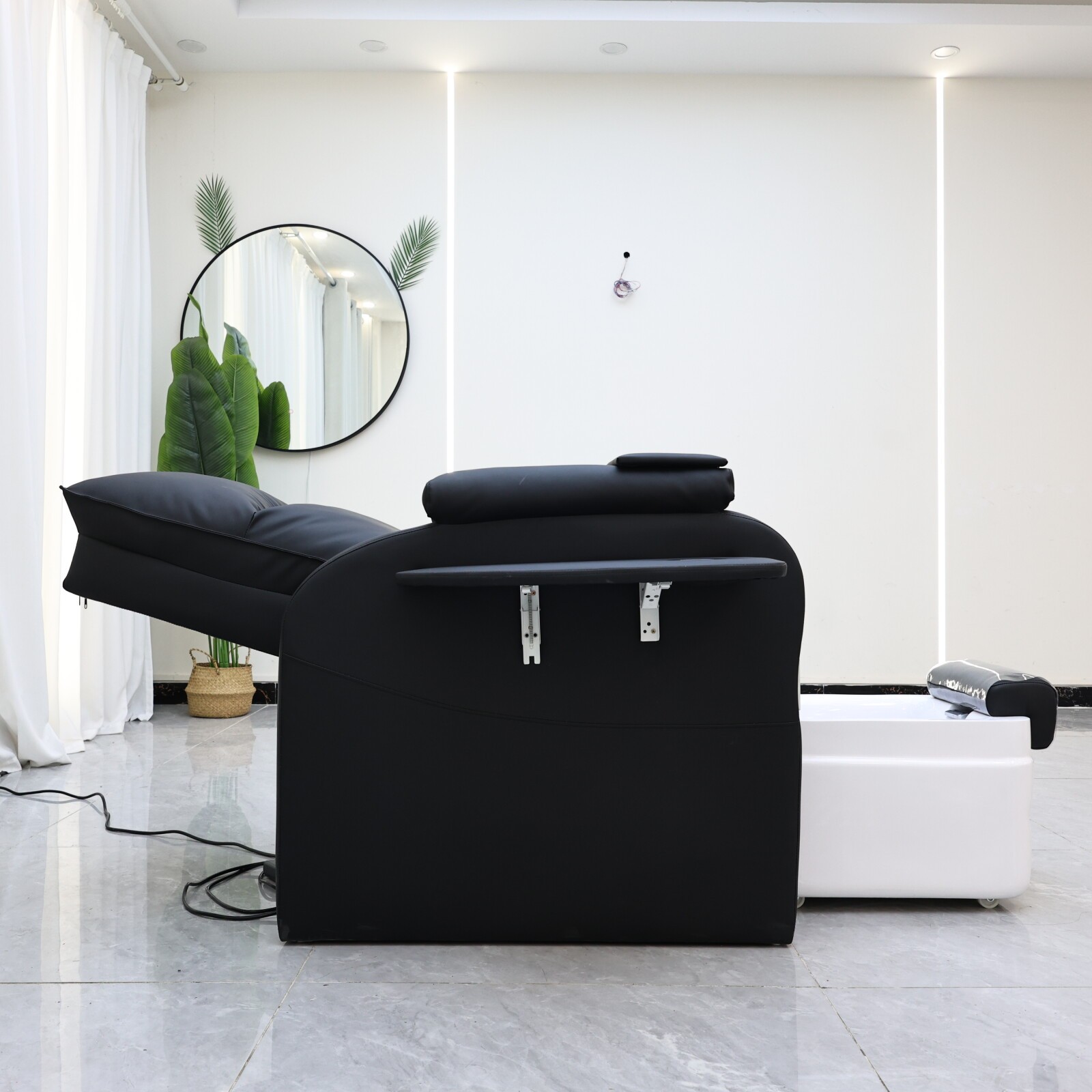 Space Saving Pedicure Chair with Footrest for Nail Salon DN0229_Standard Pedicure Chairs