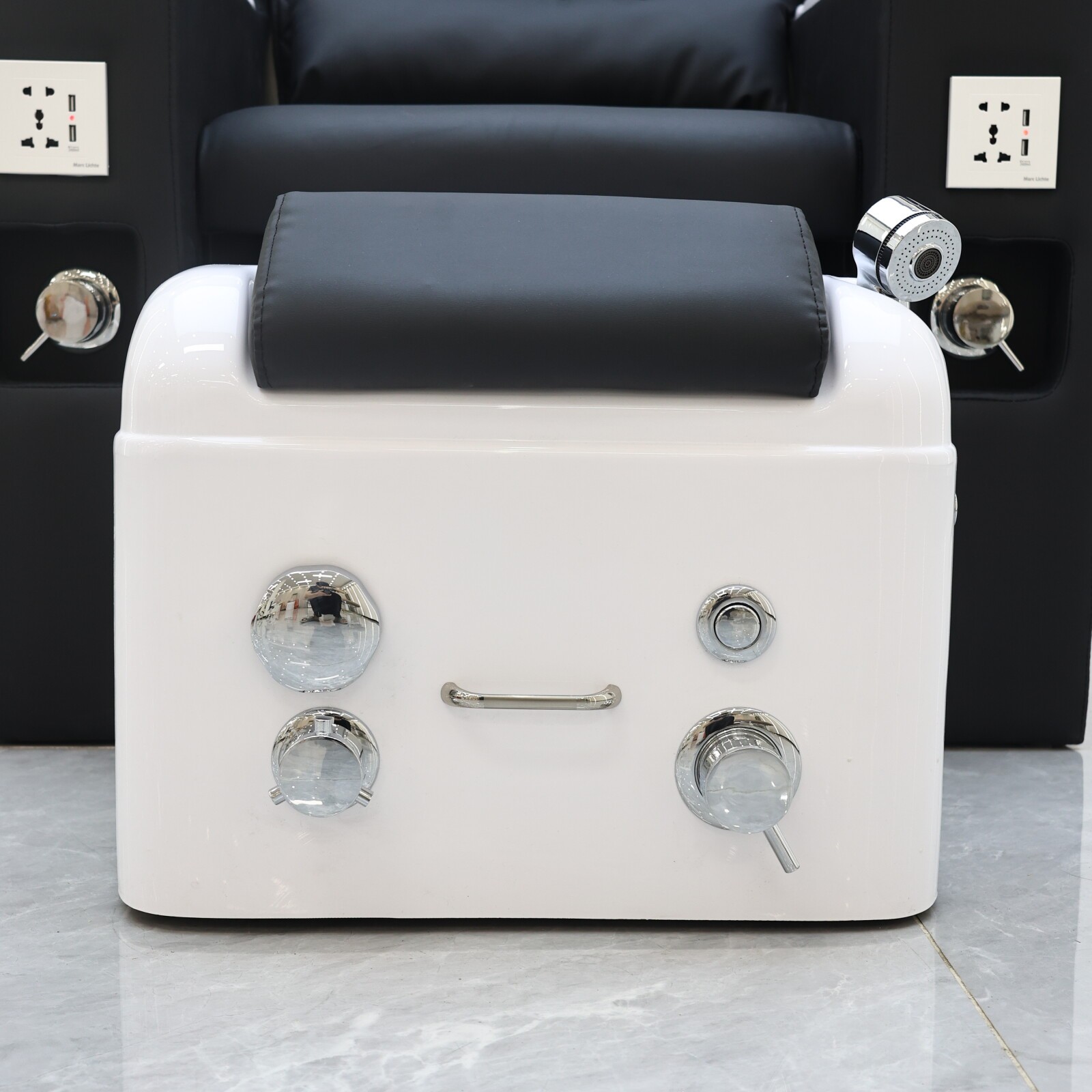 No Plumbing Pedicure Chair with Adjustable Footrest for Nail Tech DN0231_Standard Pedicure Chairs