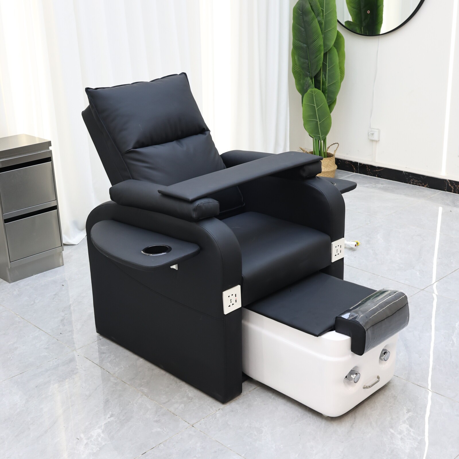 Space Saving Pedicure Chair with Footrest for Nail Salon DN0229_Standard Pedicure Chairs