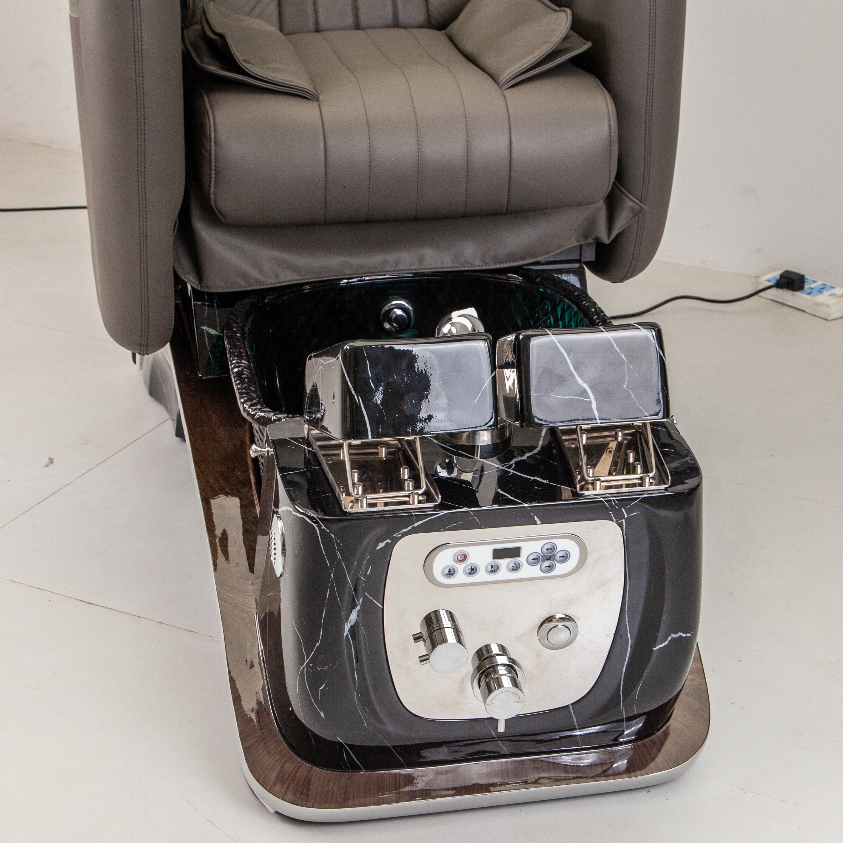 Massage Pedicure Chair with Foot Spa Basin for Nail Salon DN0125_Massage Pedicure Chairs