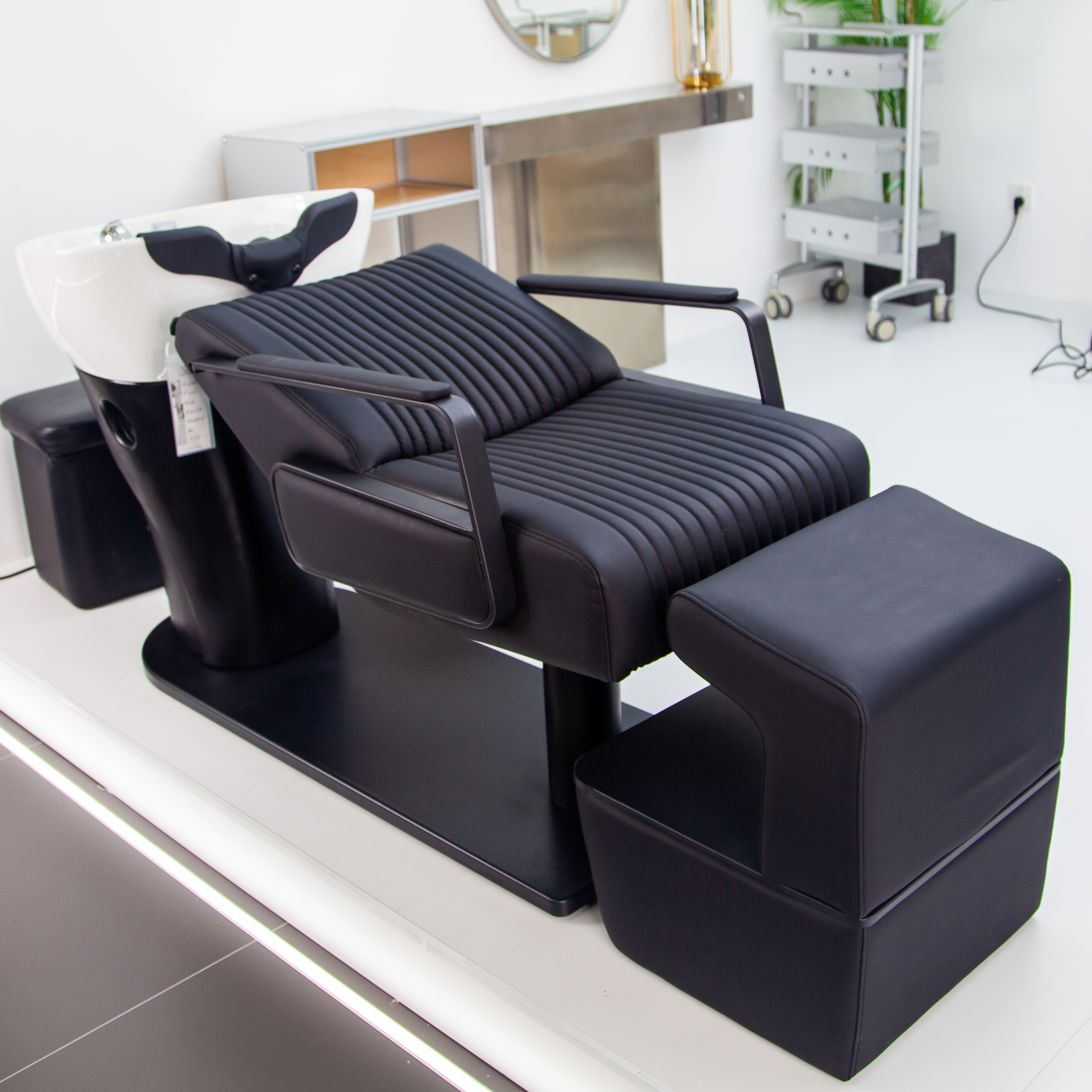 Basic Black Shampoo Chair with Attached Bowl for Hair Salon DN0074_Basic Shampoo Chairs
