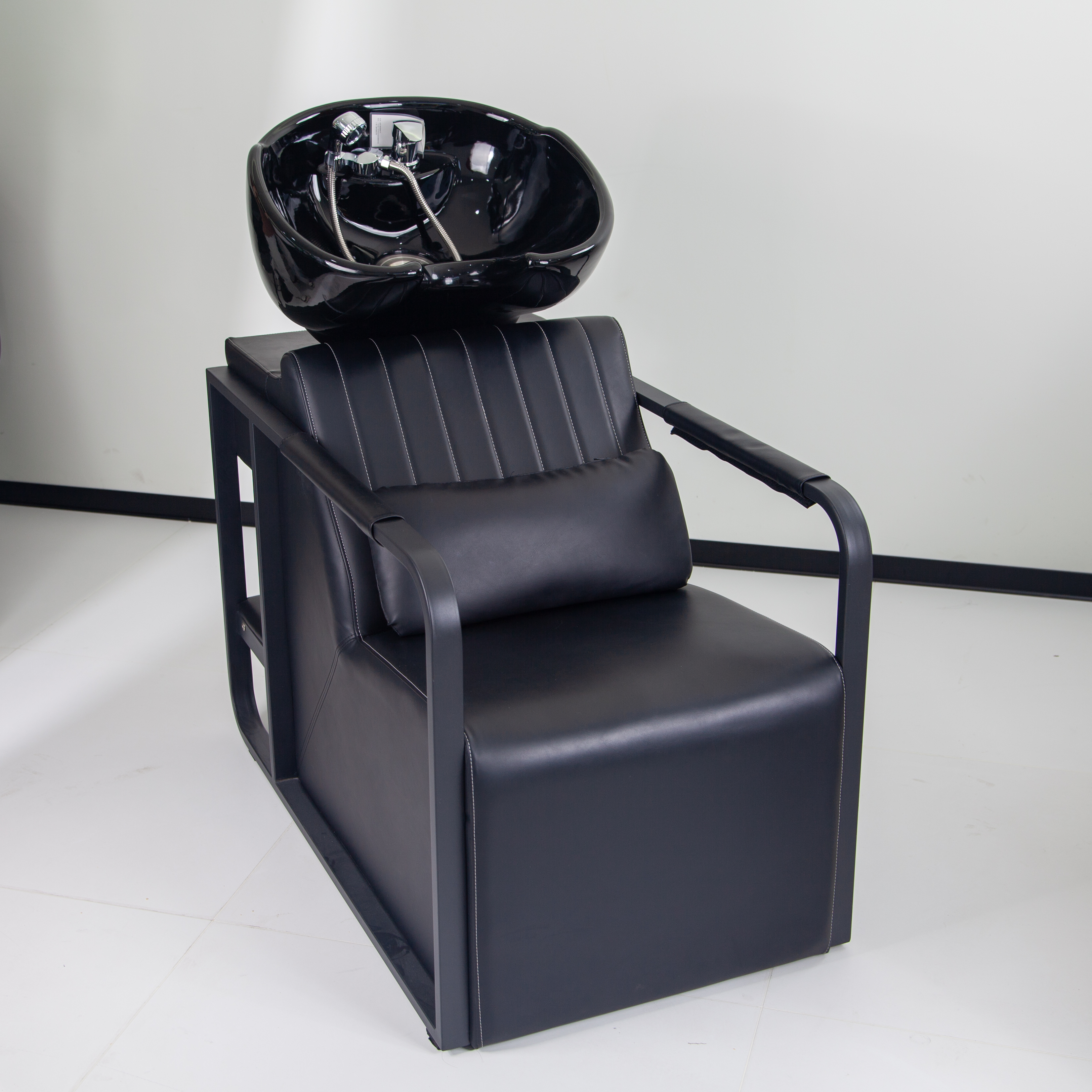 Basic Shampoo Chair with Hair Washing Basin for Barber Shop DN0072_Basic Shampoo Chairs