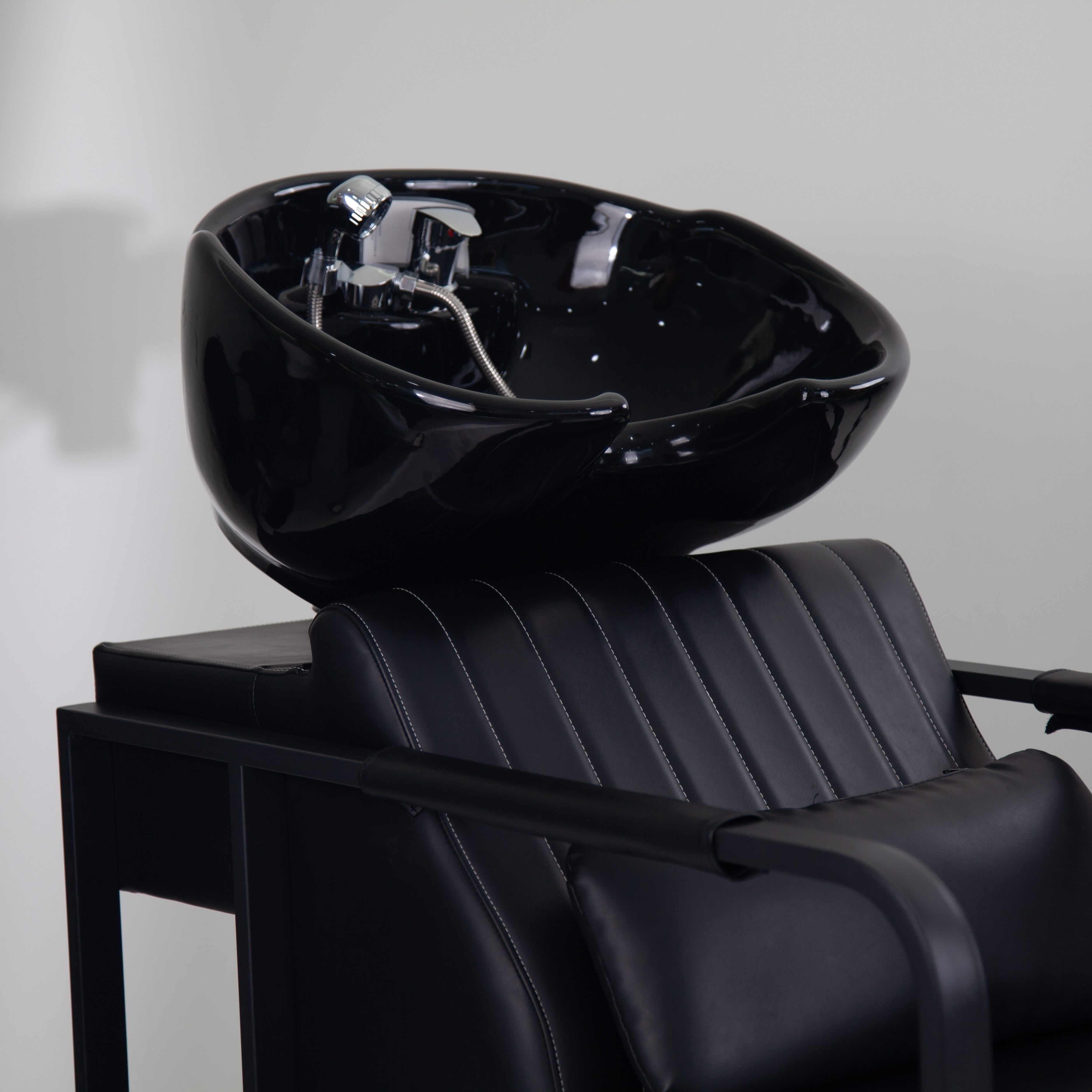 Basic Shampoo Chair with Hair Washing Basin for Barber Shop DN0072_Basic Shampoo Chairs