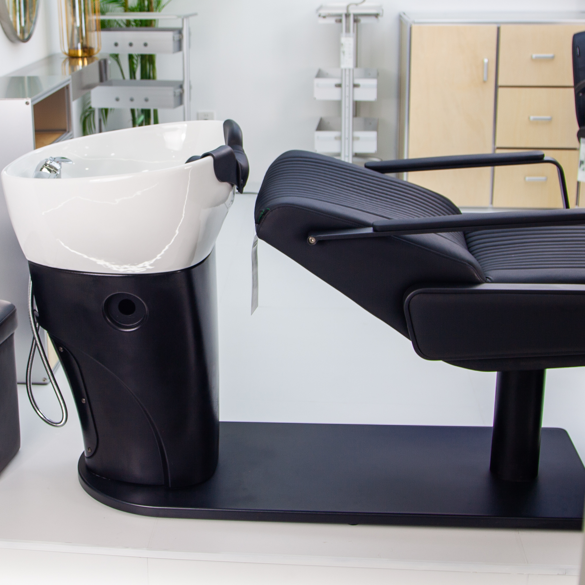 Basic Black Shampoo Chair with Attached Bowl for Hair Salon DN0074_Basic Shampoo Chairs
