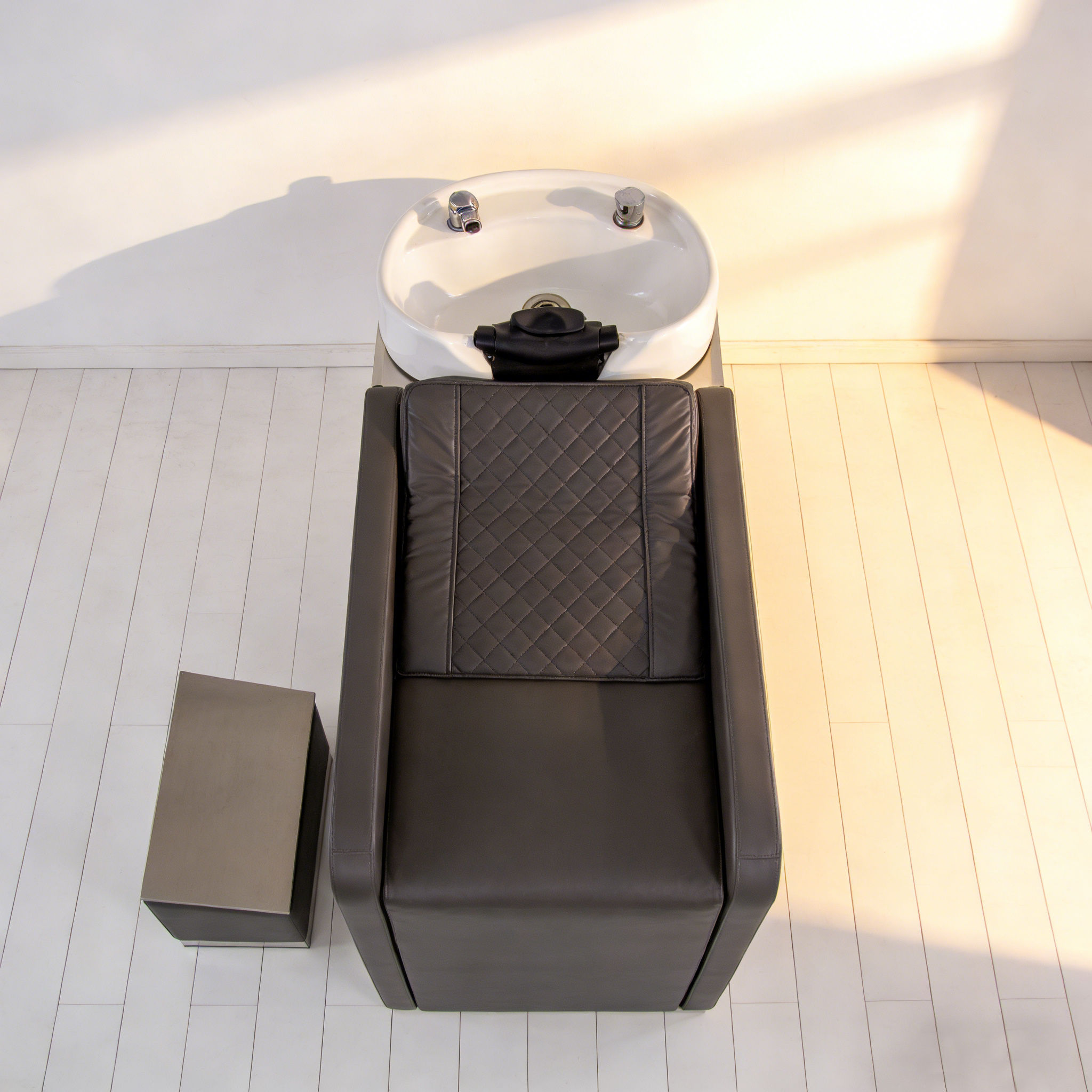 Basic Compact Backwash Chair with Basin for Small Salon DN0077_Basic Shampoo Chairs