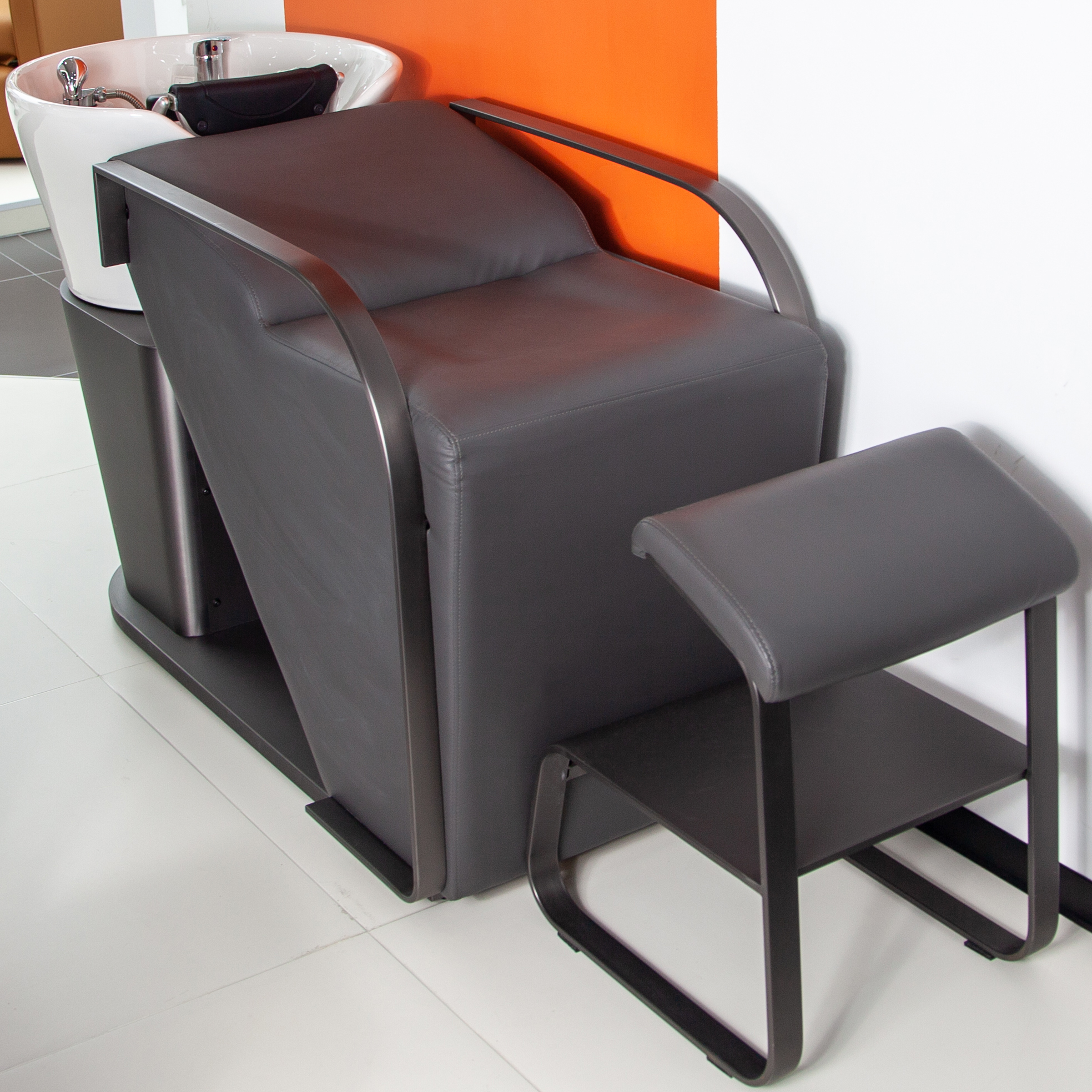 Basic Shampoo Station Chair with Bowl for Beauty Parlour DN0098_Basic Shampoo Chairs