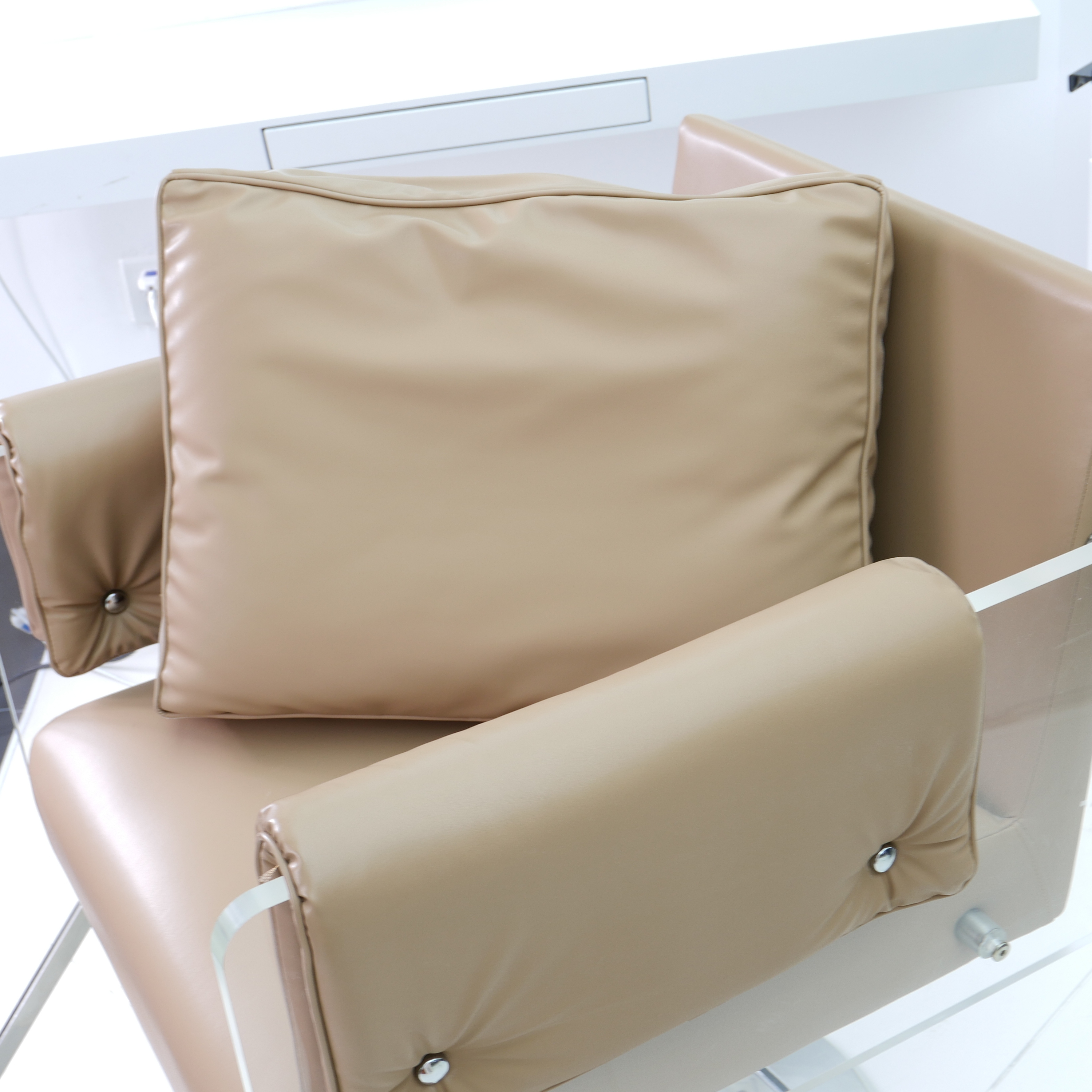Hydraulic Barber Chair for Vintage Style Salon Use DN0117_Hydraulic Chairs