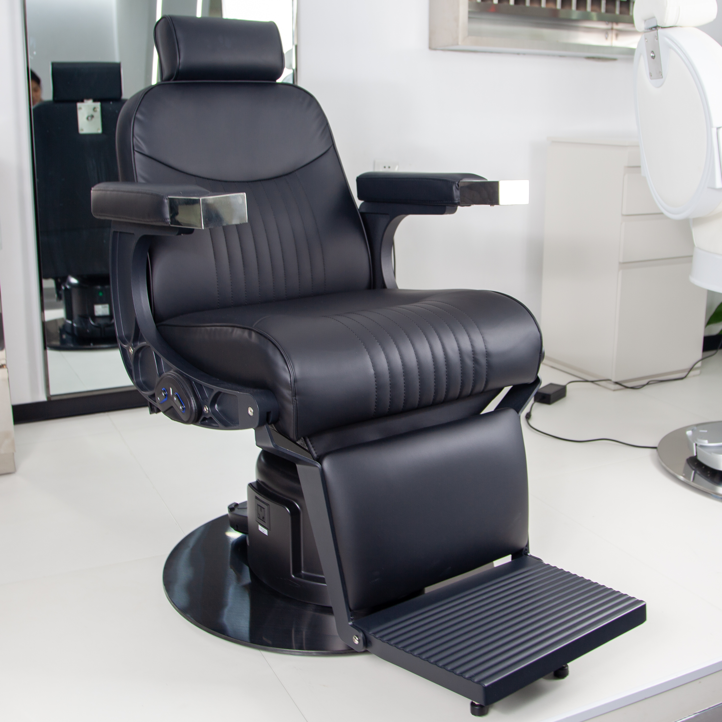 Electric Barber Chair with Vintage Style for Hair Salon Use DN0119_Electric Barber Chairs
