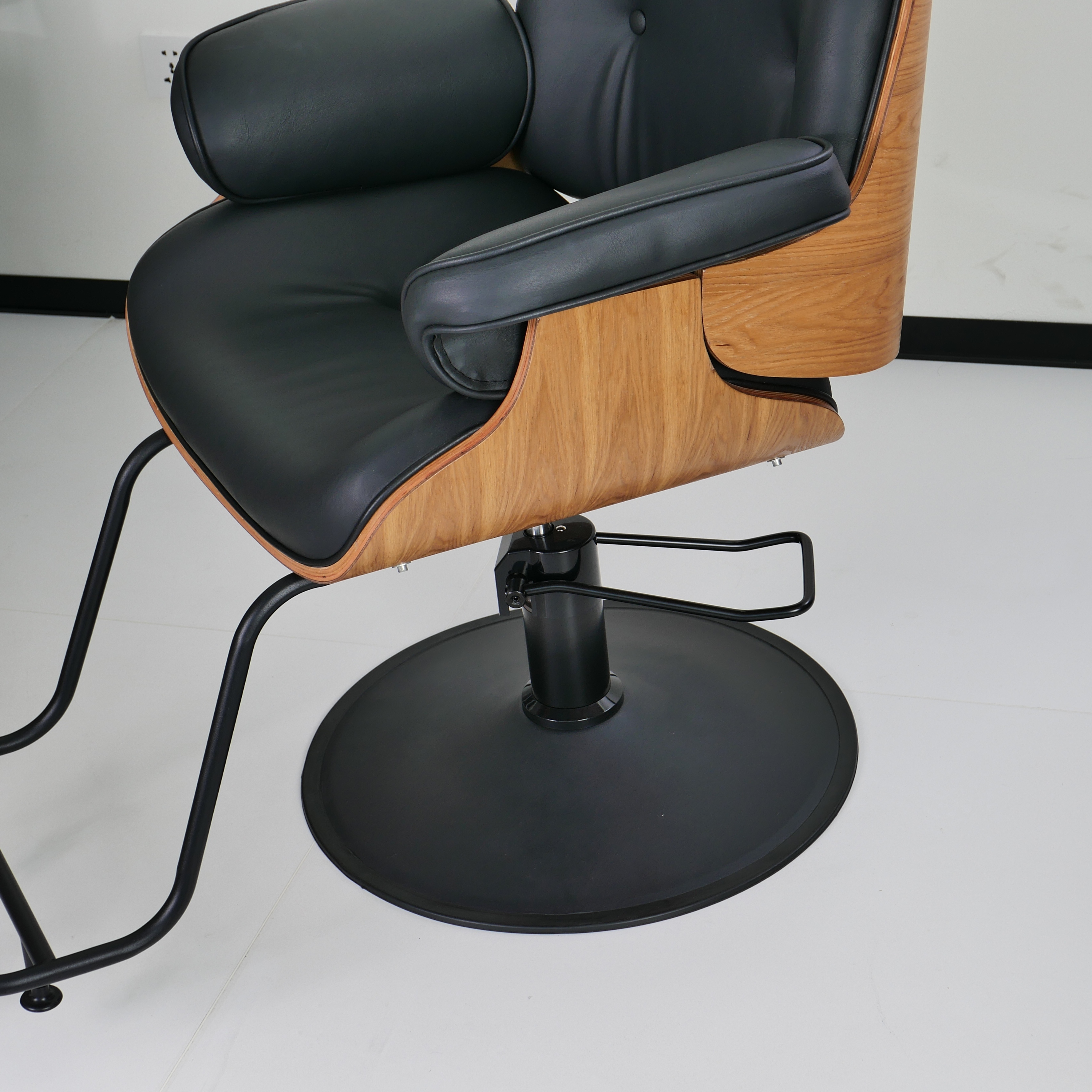 Hydraulic Barber Chair for Salon Hair Cutting and Styling DN0116_Hydraulic Chairs