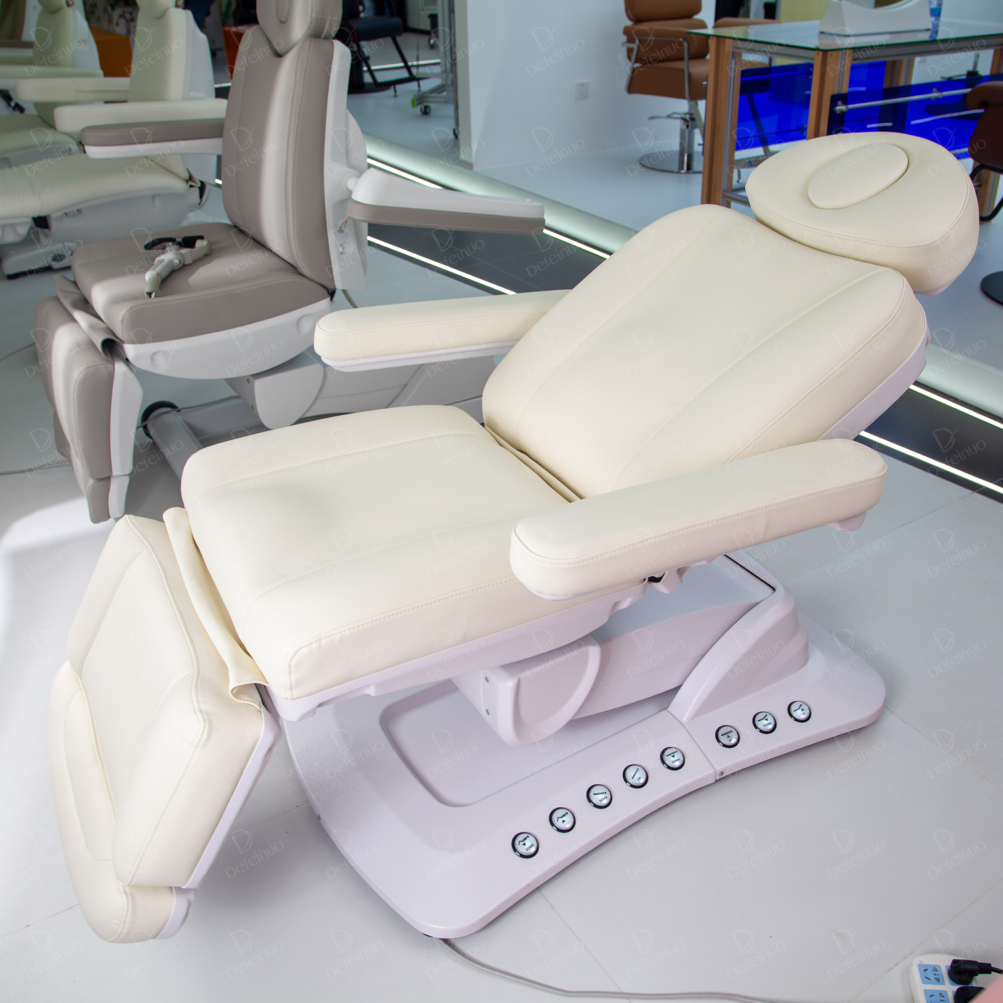 3 Motor Electric Beauty Chair with LED Light and Adjustable Height DN0035_Electric Beauty Chairs
