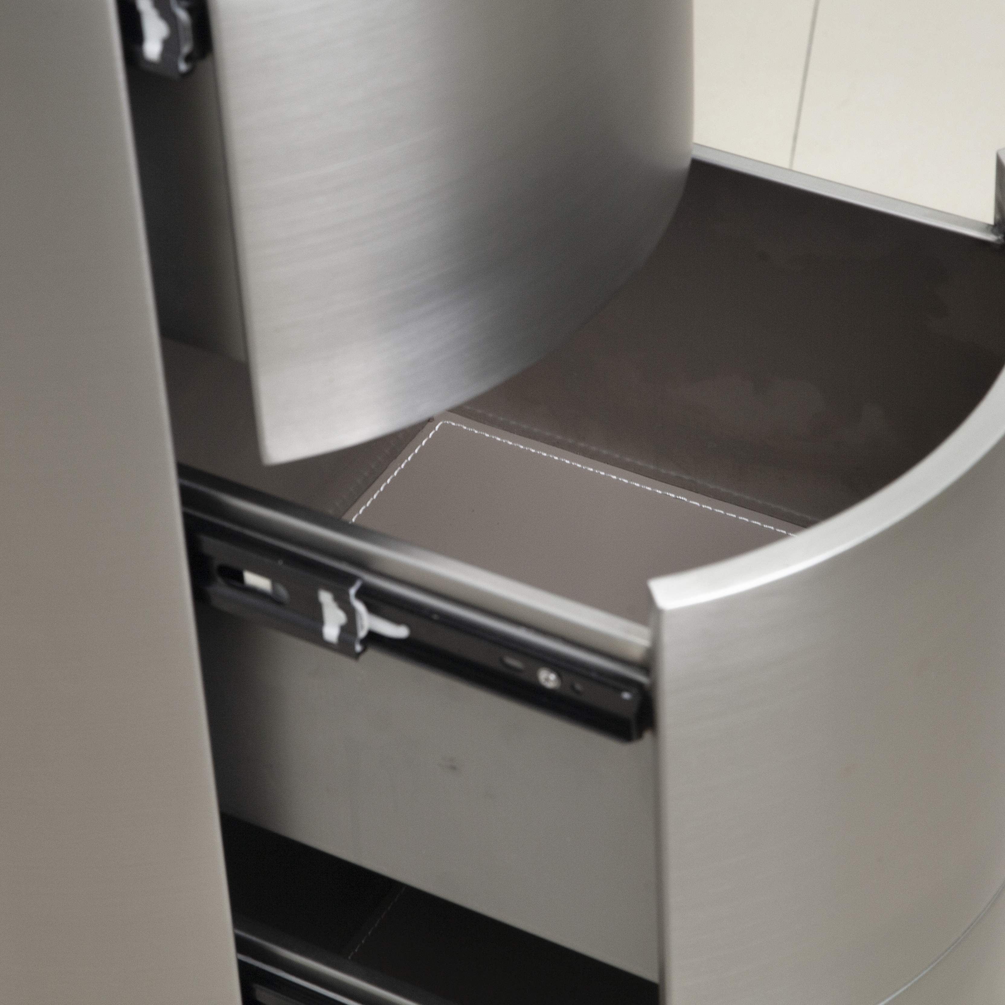 Metal Salon Storage Cabinet for Hairdresser and Beauty Salon Use DN0244_Storage Cabinets