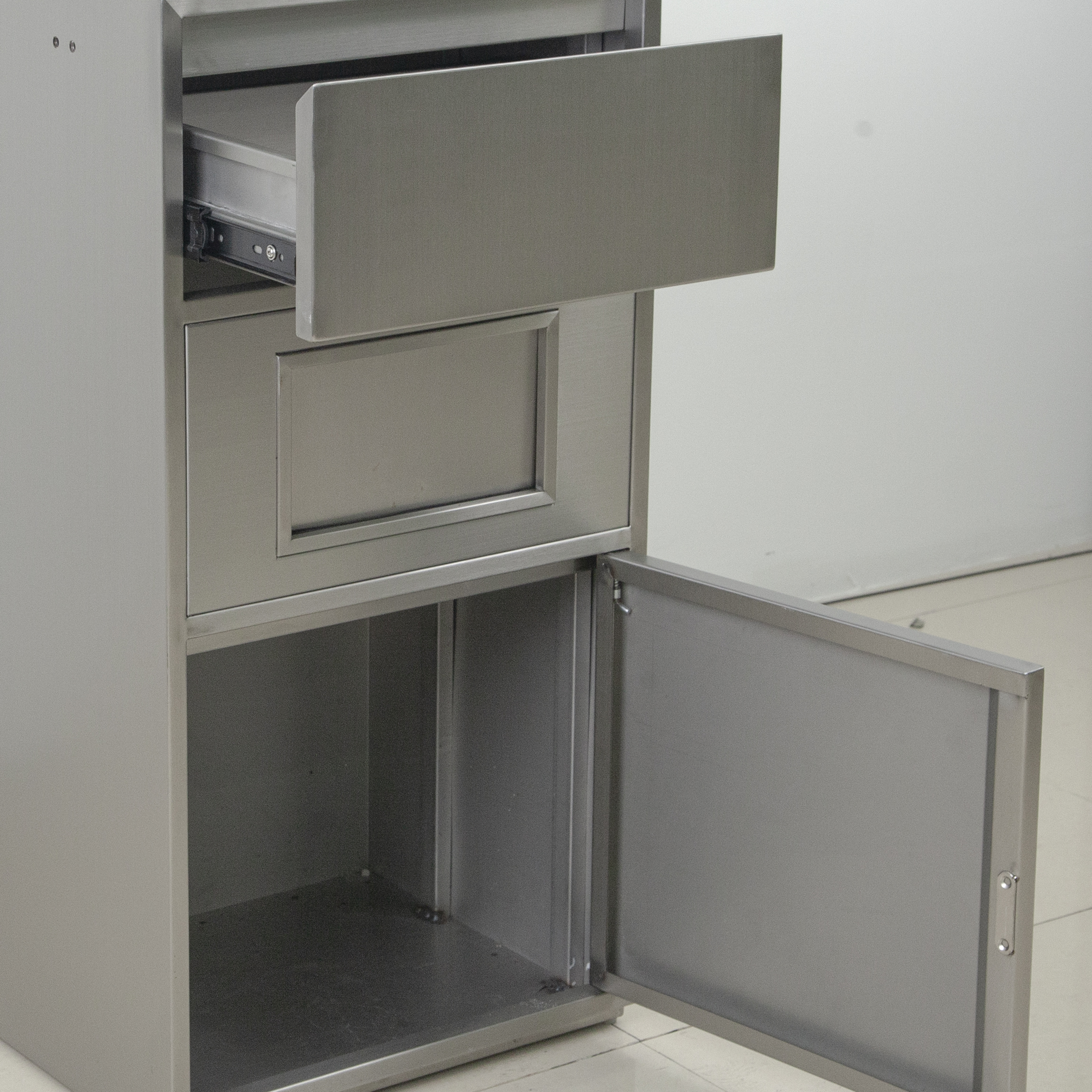 Lockable Salon Storage Cabinet for Barber and Beauty Salon Use DN0243_Storage Cabinets