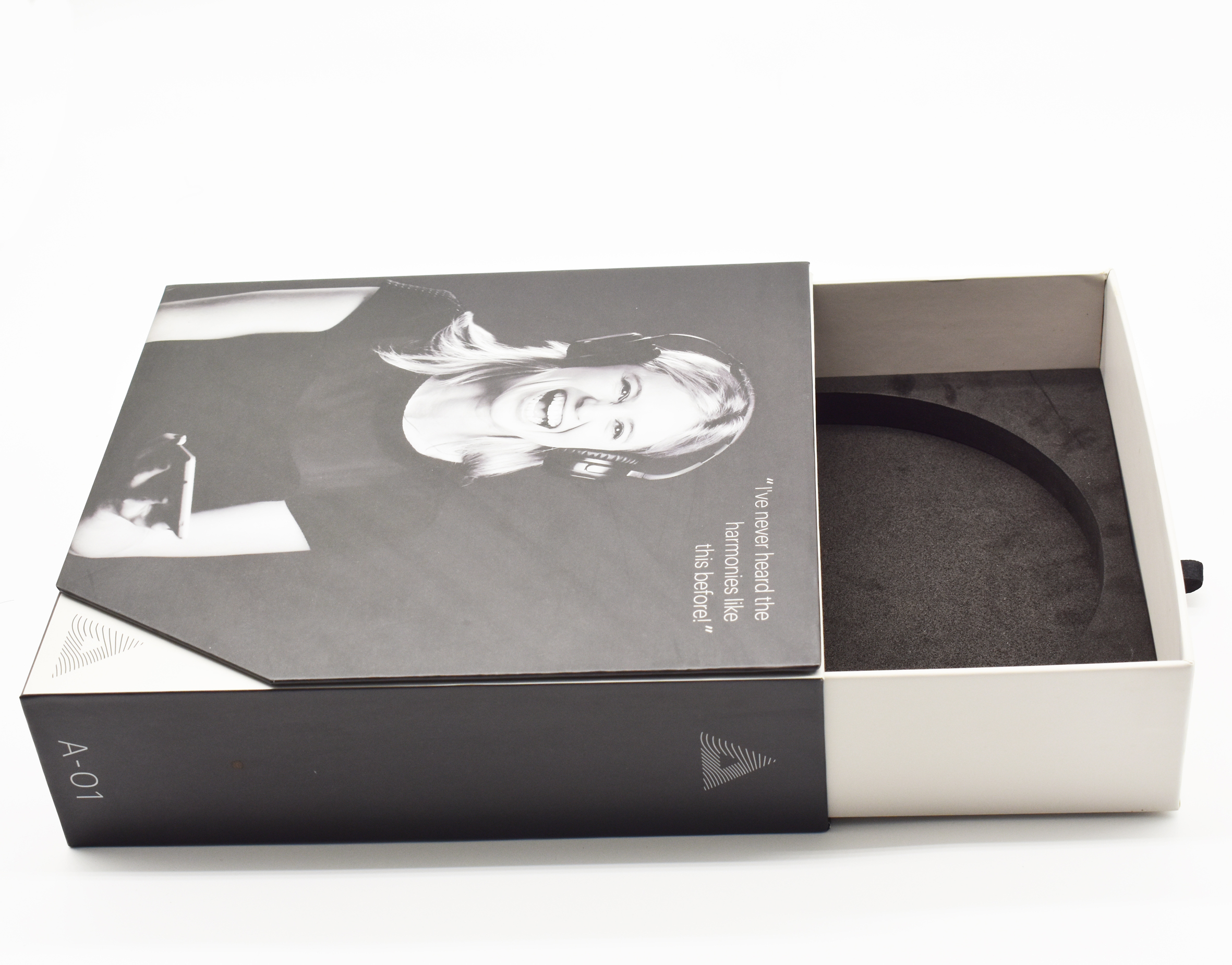 Earphone magnet gift box