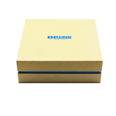 Silk screen colored kraft paper gift box