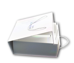 Folding cosmetics gift box