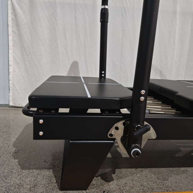 巨型核心变形器