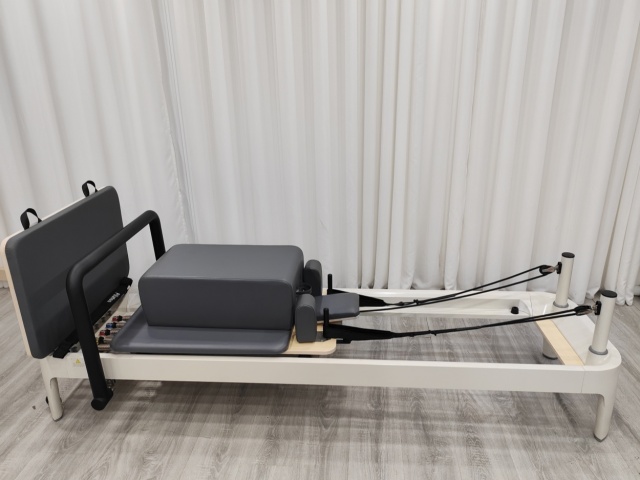 Luxury Fixed Foot Bar Aluminium Reformer