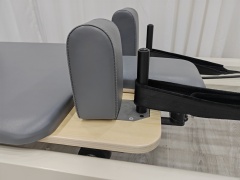 Luxury Fixed Foot Bar Aluminium Reformer With Tower