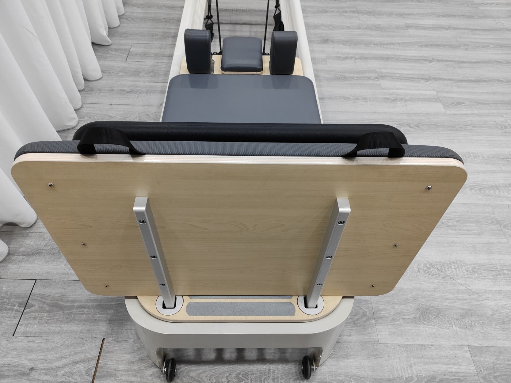 Luxury Fixed Foot Bar Aluminium Reformer