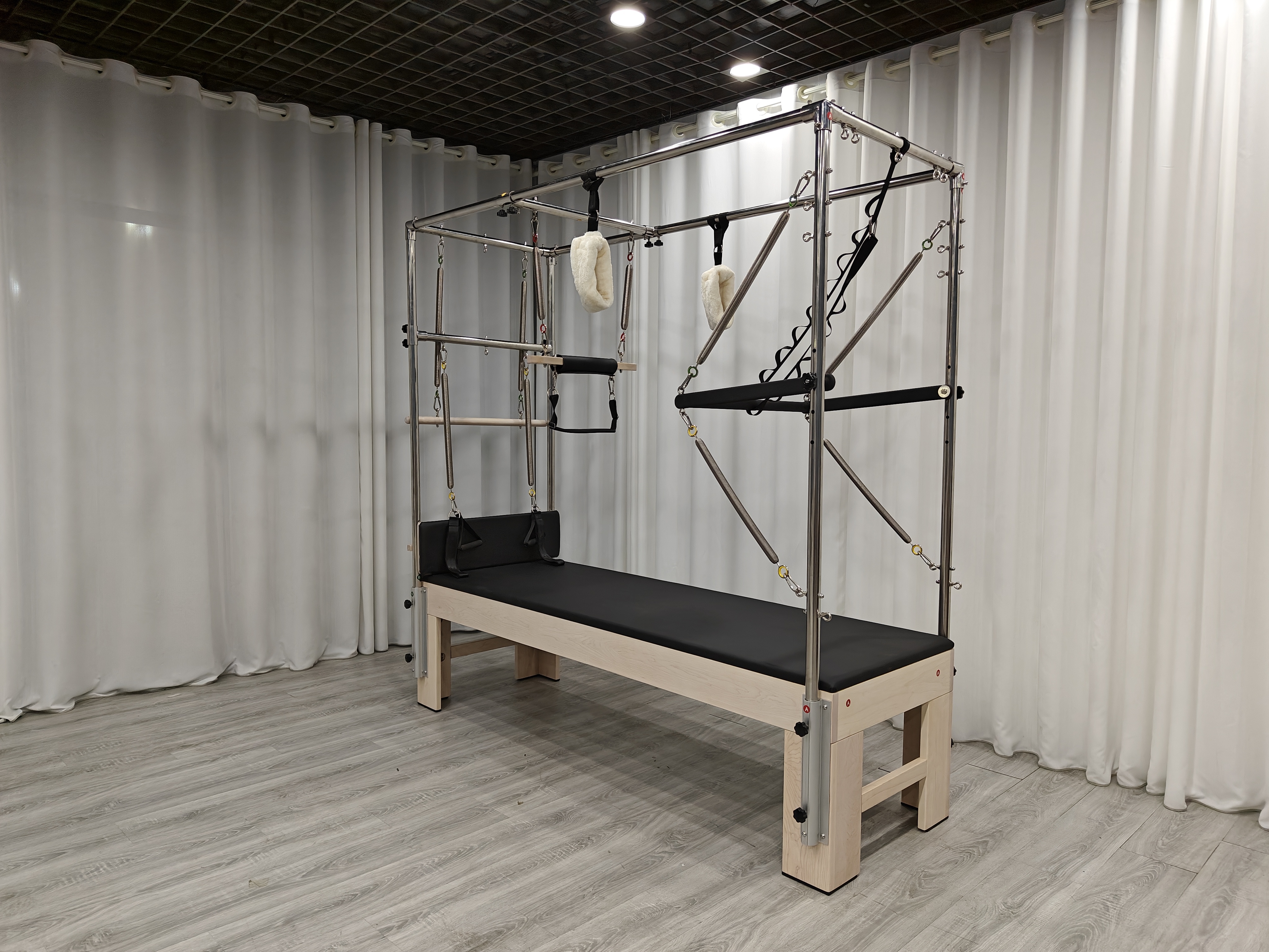 Maple Trapeze Cadillac