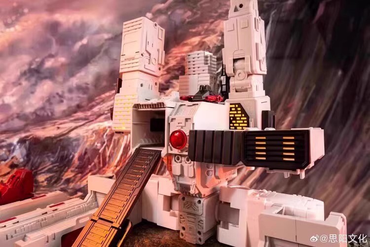 Ready! New Siyang Culture Y-C001 Metroplex Transformable Toy Action Figure