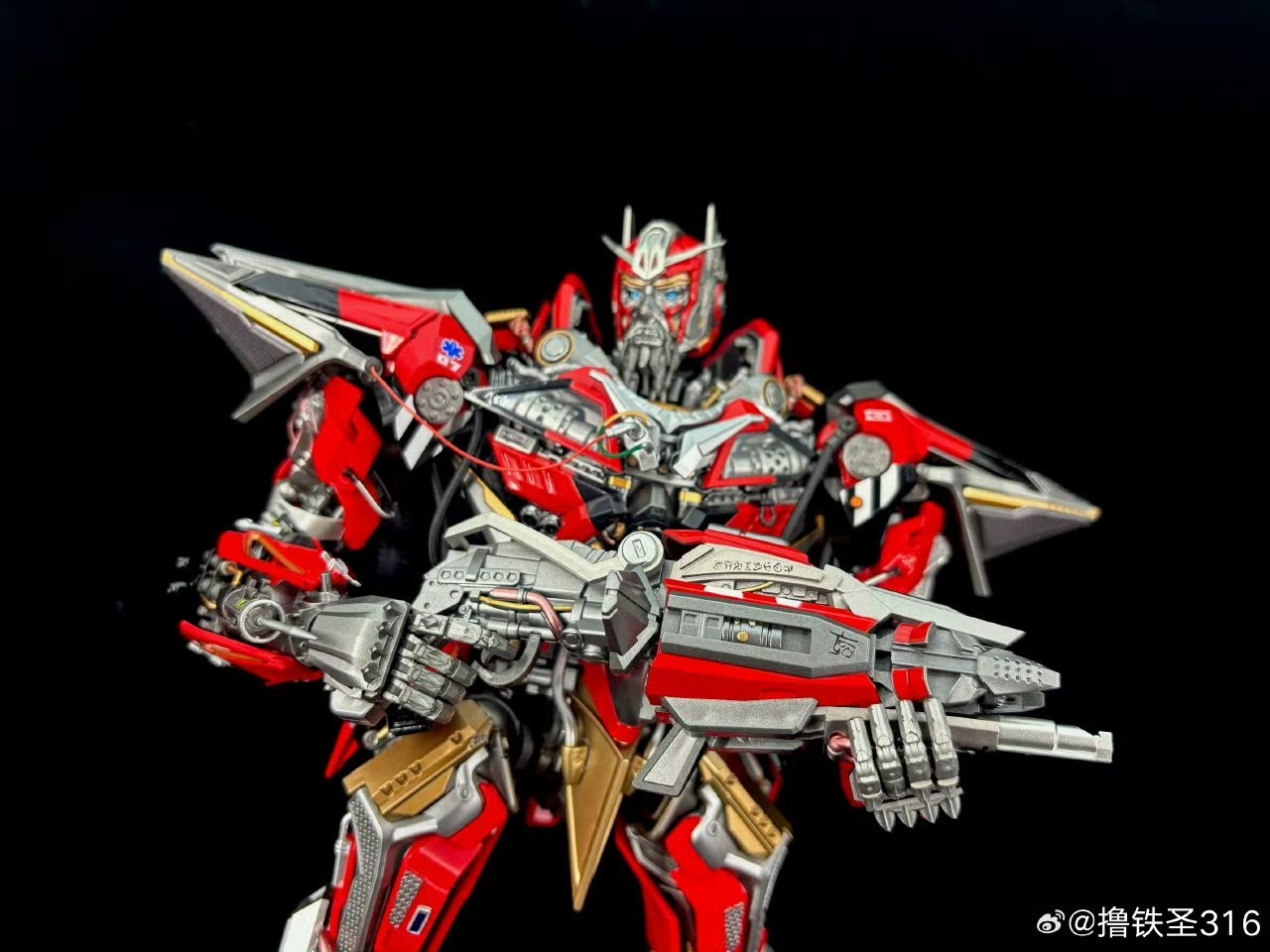 In Stock Lutiesheng SP-316 DLX Scale Sentinel Prime Movie Action Figure 31.5CM