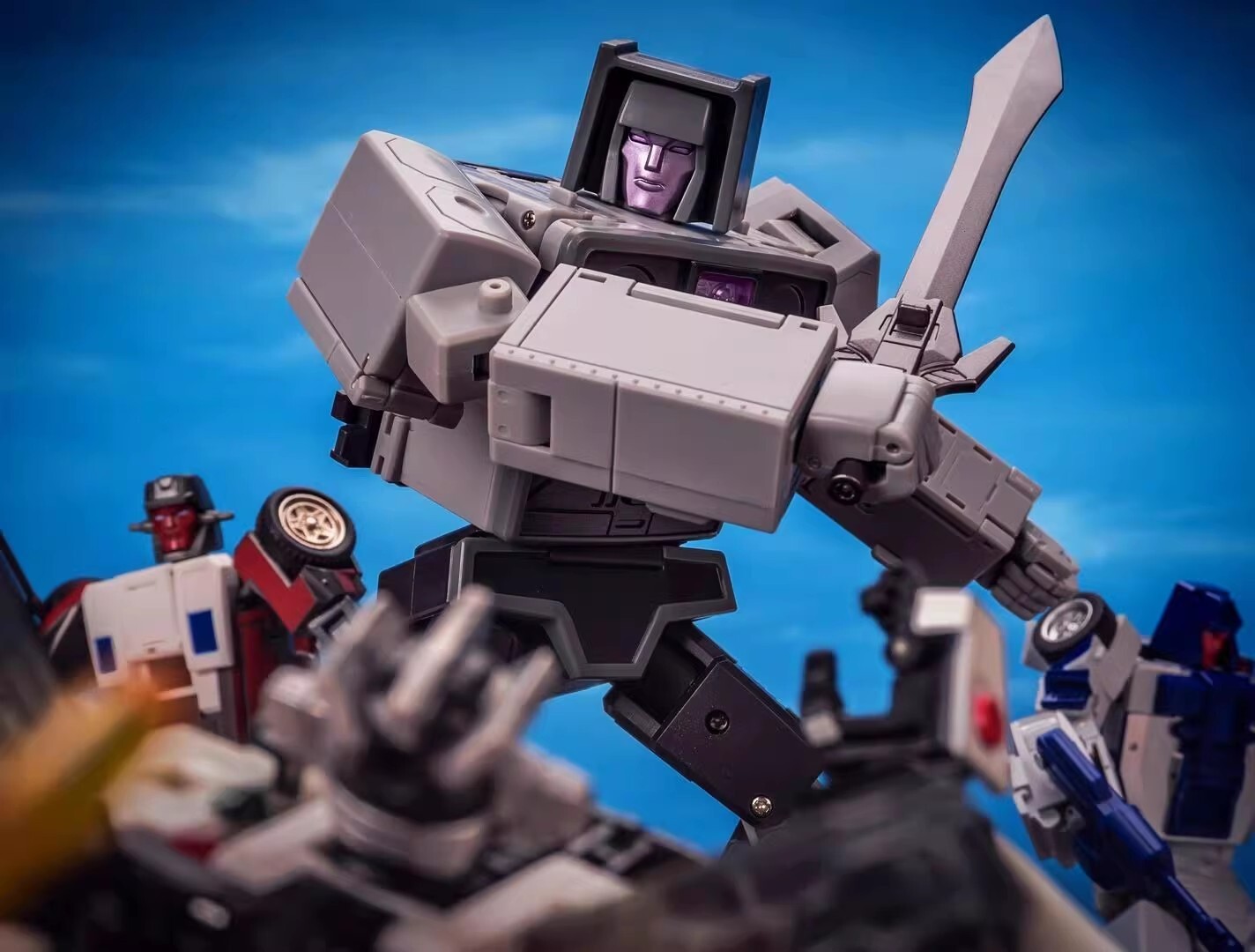 Ready! DX9 Toys D14 Capone Motormaster Atilla Stunticons Combiner Action Figure
