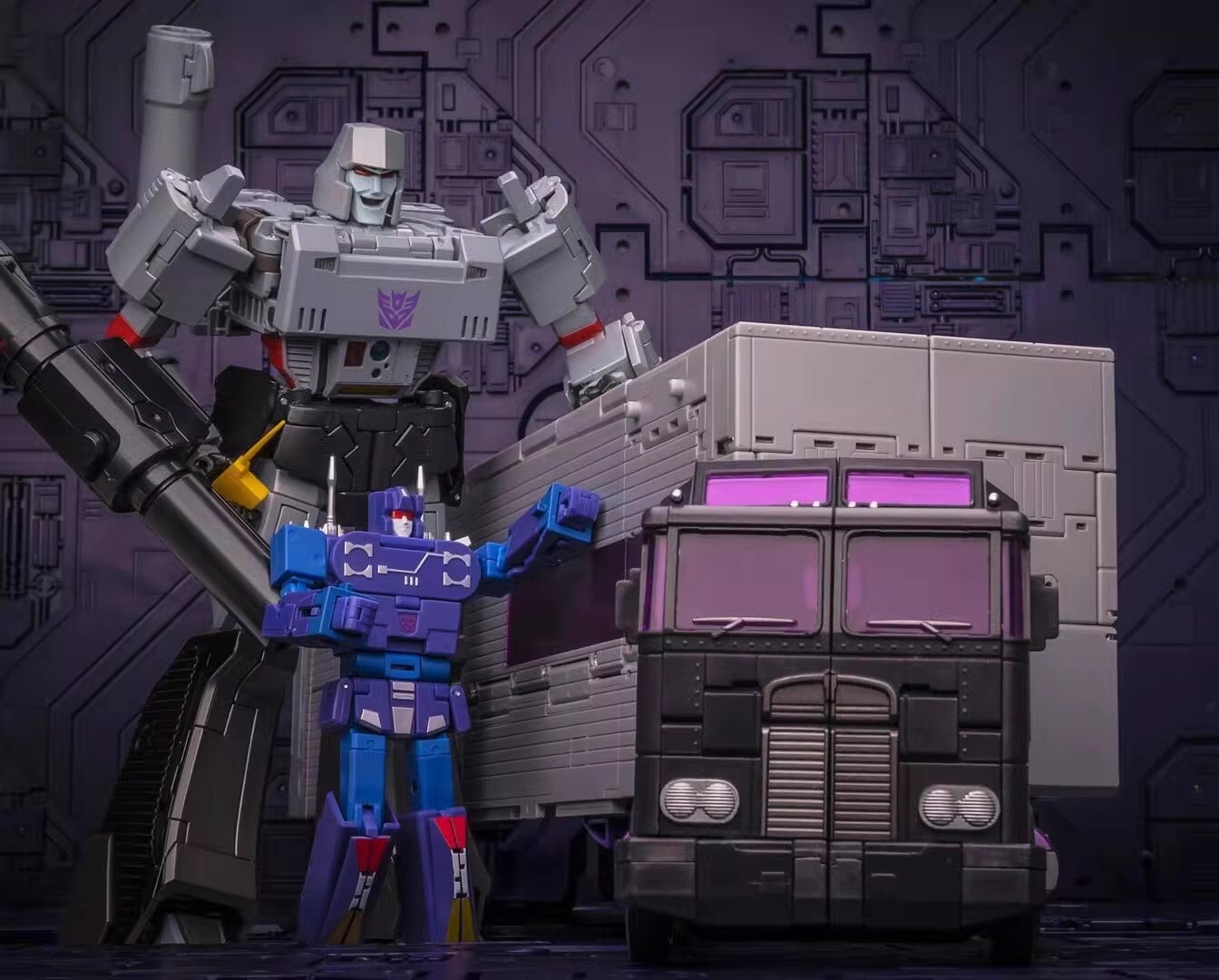 Ready! DX9 Toys D14 Capone Motormaster Atilla Stunticons Combiner Action Figure