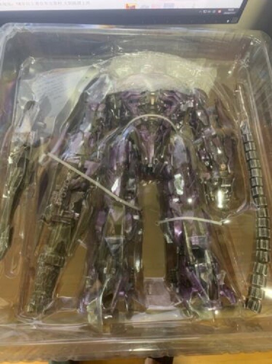 In stock! Zeus Toys ZS-01 Oversized Studio Series SS-56 Shockwave