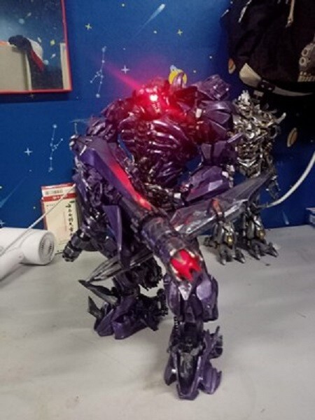 In stock! Zeus Toys ZS-01 Oversized Studio Series SS-56 Shockwave