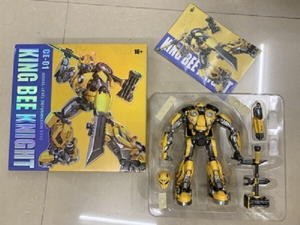 Ready! New Cyber Era CE-01 Knight Yellow Bee Oversized Action Figure