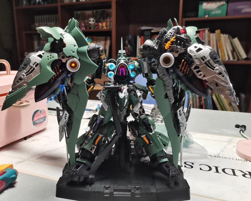 NEW Axis Model Works 1/100 Kshatriya Action Figure Model Kit Collection NO BOX